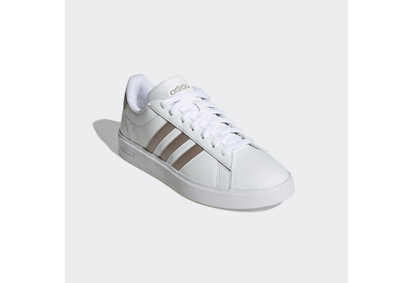 adidas Sportswear GRAND COURT CLOUDFOAM LIFESTYLE COURT COMFORT Sneaker Design auf den Spuren des adidas Superstar