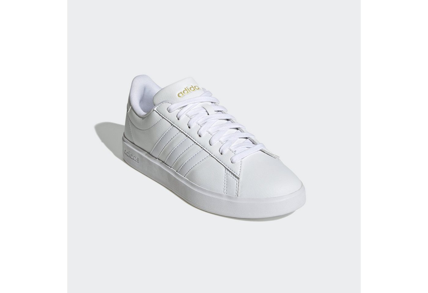 adidas Sportswear GRAND COURT CLOUDFOAM LIFESTYLE COURT COMFORT Sneaker Design auf den Spuren des adidas Superstar (weiß/gold)