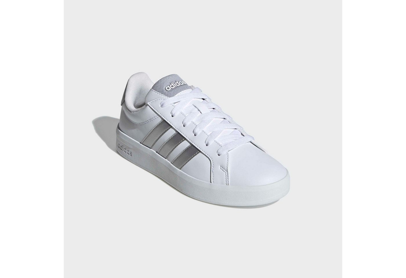 adidas Sportswear GRAND COURT 3.0 KINDER UND TEENS Sneaker für Kinder & Jugendliche (weiß/silber)