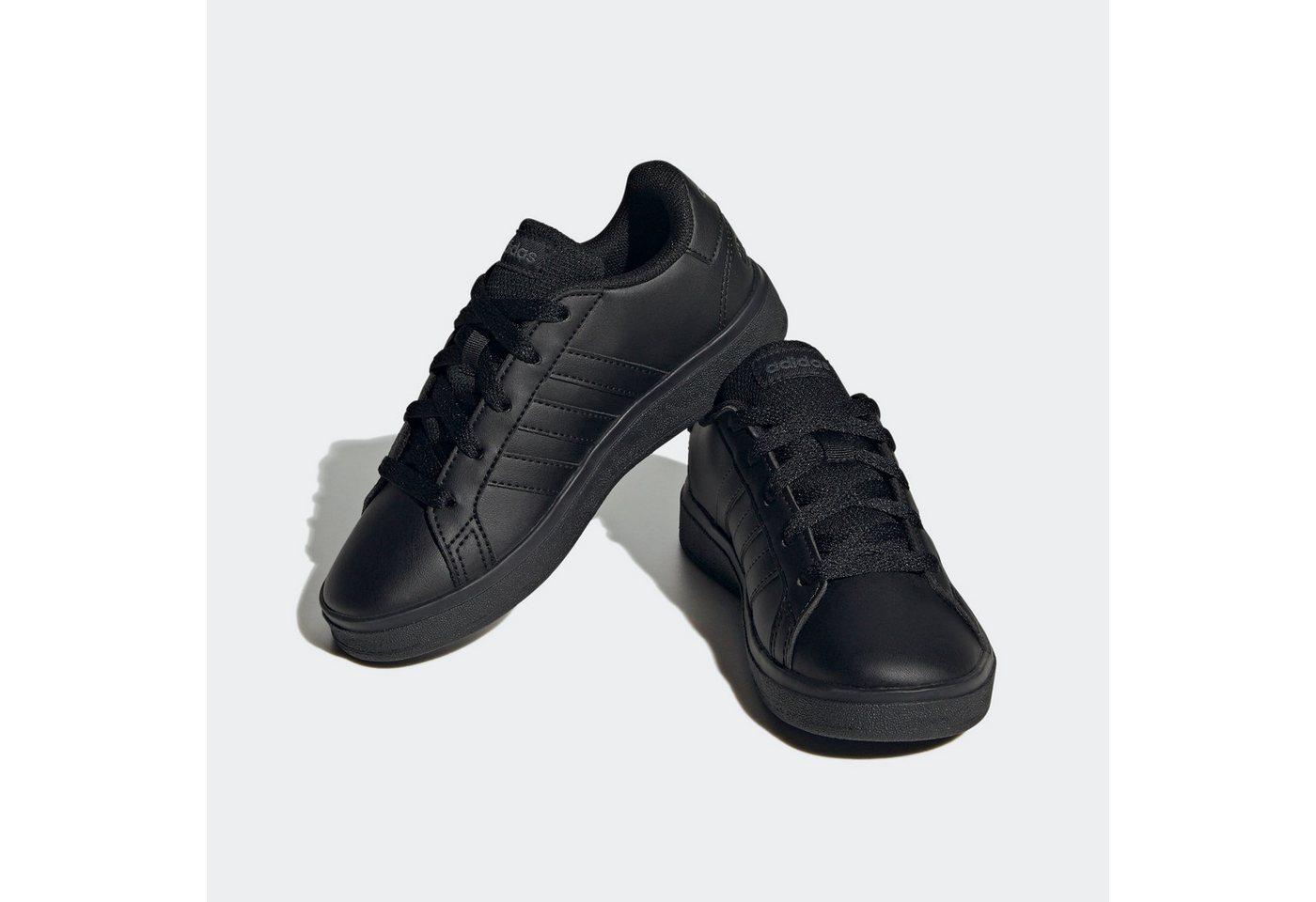 adidas Sportswear GRAND COURT LIFESTYLE TENNIS LACE-UP Sneaker Design auf den Spuren des adidas Superstar, für Kinder (schwarz/grau)
