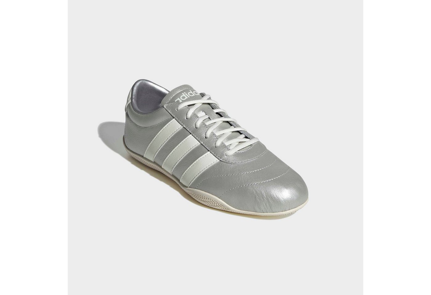 adidas Sportswear GRAND COURT LO Sneaker Design auf den Spuren des adidas Superstar (silber/weiß)