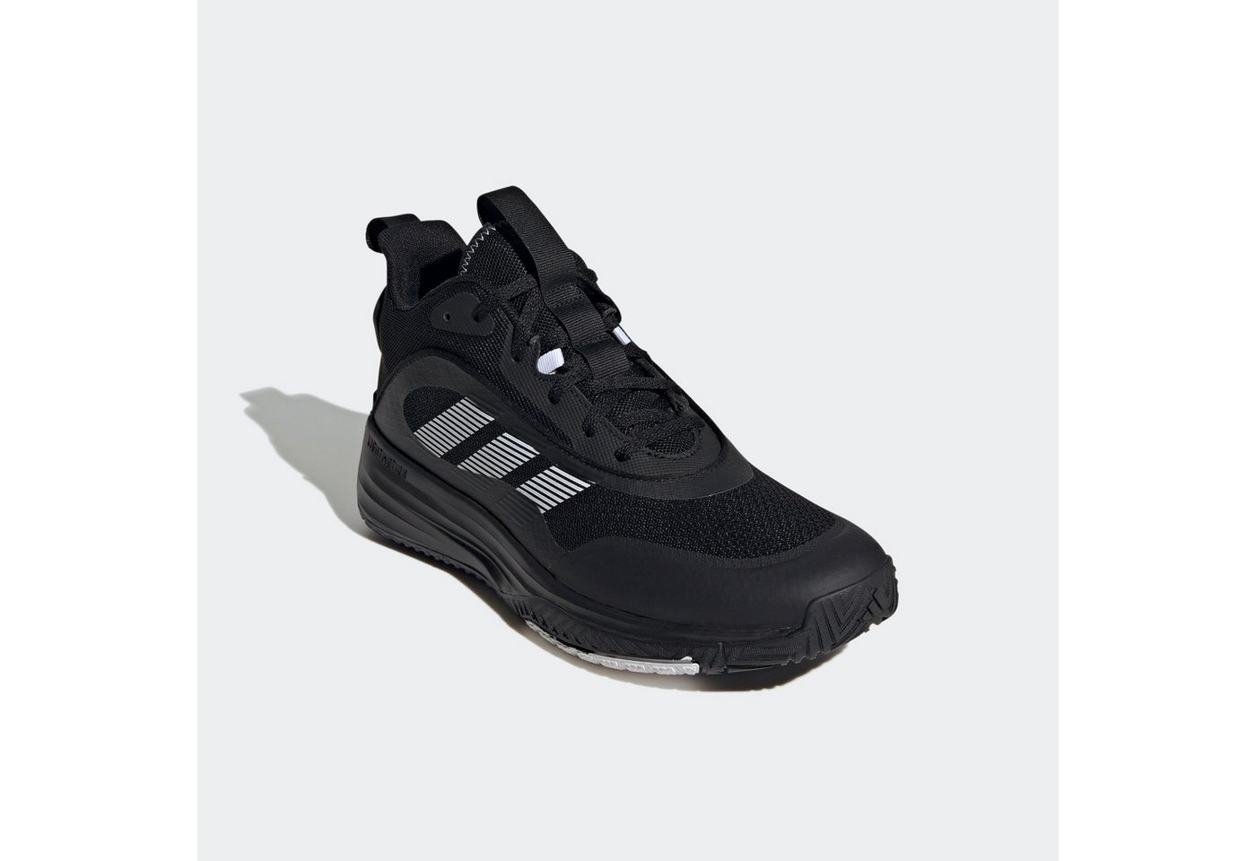 adidas Sportswear OWN THE GAME 3 Basketballschuh (schwarz/weiß)