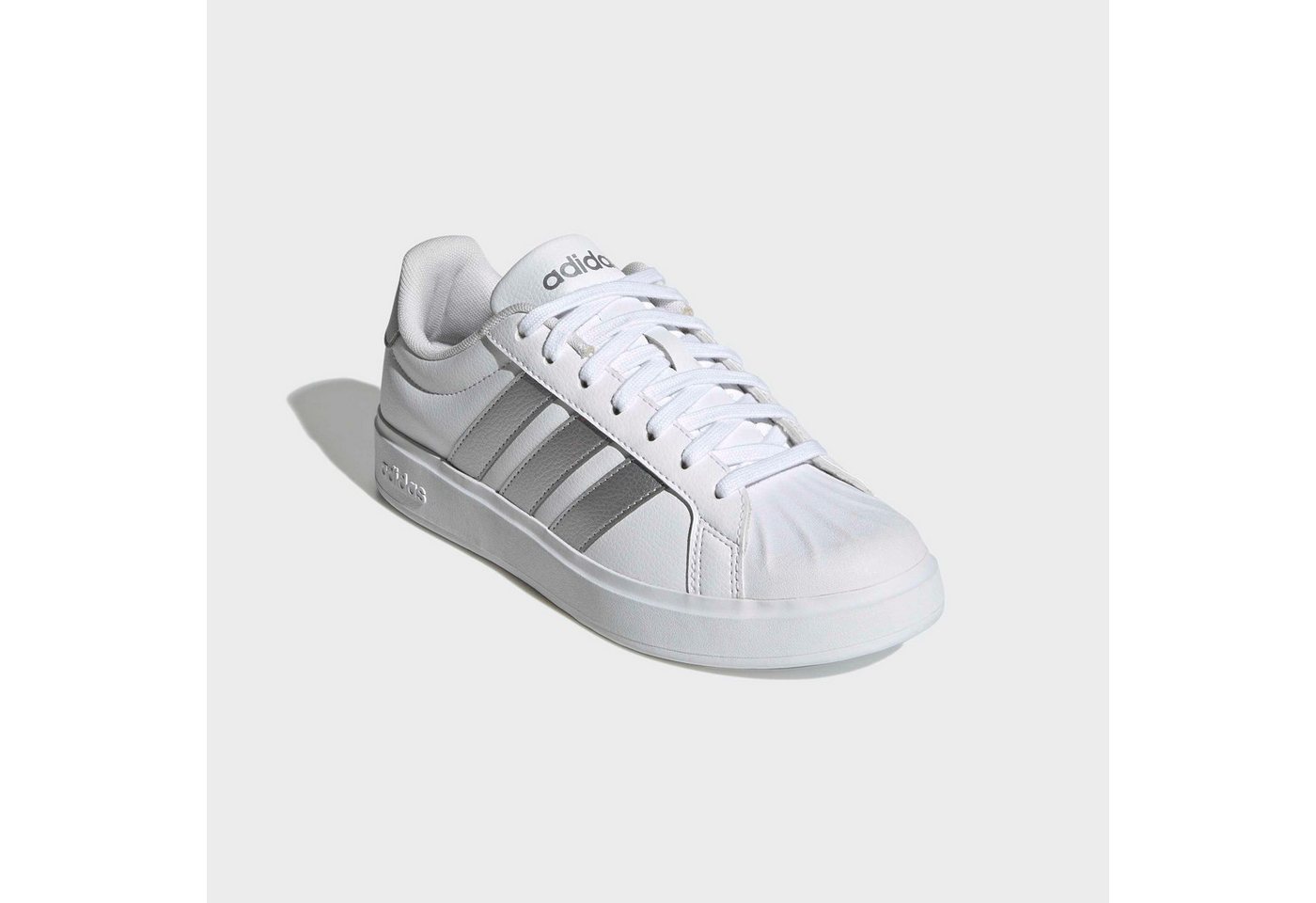 adidas Sportswear STREETTALK Sneaker inspiriert vom Design des adidas Superstar (weiß/silber)