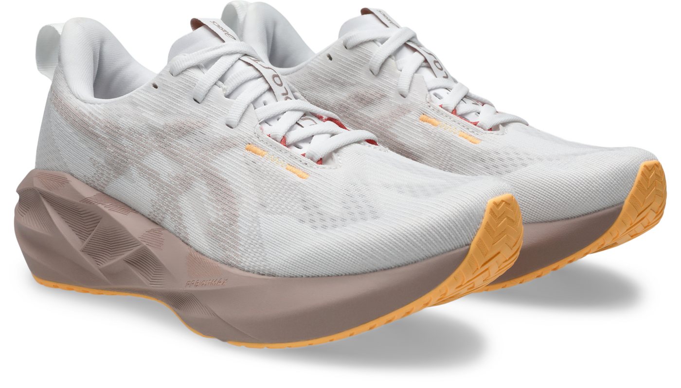 ASICS NOVABLAST 5 Laufschuh (weiß)