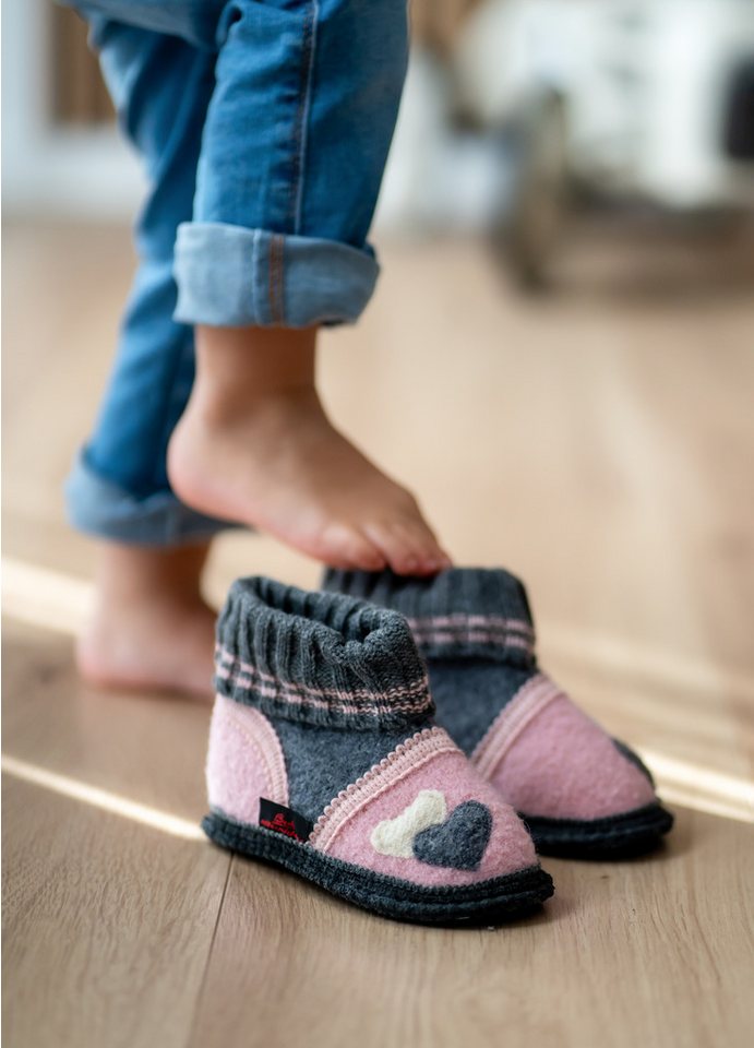 Beck Hüttenschuh Little Hearts Hüttenschuhe (aus Österreich, für Kita, Schule und Zuhause geeignet) sehr warm, rutschfeste Sohle, 100% atmungsaktive Schurwolle