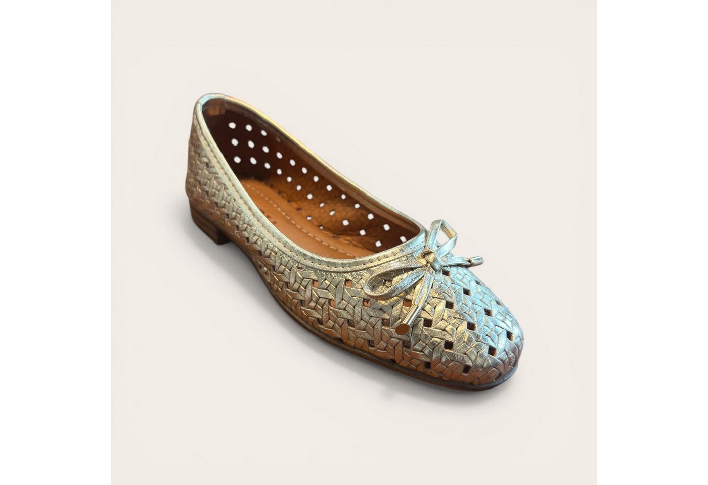 Begoria Aurelia - Premium Leder-Ballerina mit Schleifendetail Ballerina