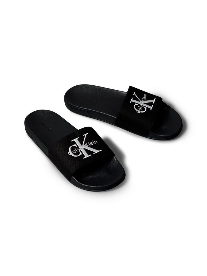 Calvin Klein Jeans ESS SLIDE CV Pantolette Badeschuh, Flat, Poolslides mit Logoschriftzug (schwarz)