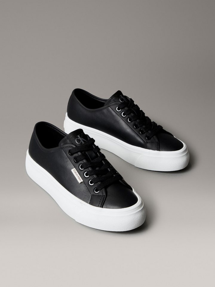 Calvin Klein Jeans VULC FLATF LACE UP LTH CK Plateausneaker Schnürschuh, Halbschuh, Freizeitsneaker mit CK-Logo (schwarz/weiß)