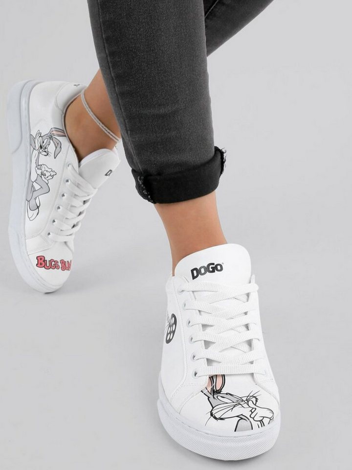 DOGO Ace Low-Top Sneaker What's Up Doc? Bugs Bunny Damen Sneaker Sneaker Handgefertigt