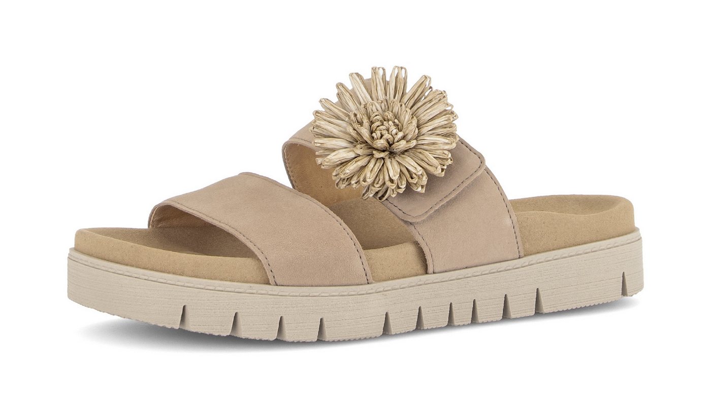 Gabor Pantolette Plateau, Sommerschuh, Schlupfschuh mit Bast-Zierblüte (beige)
