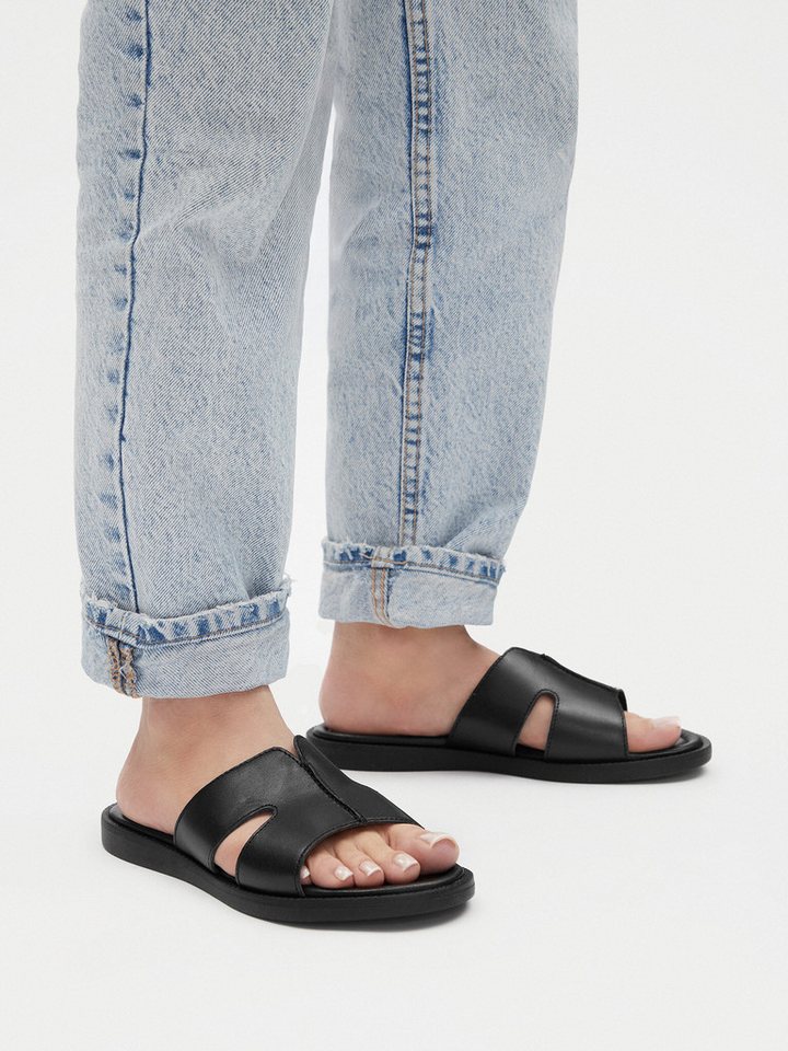 LASOCKI Damen Schwarze Flip-Flops WI23-3096-01 Badepantolette