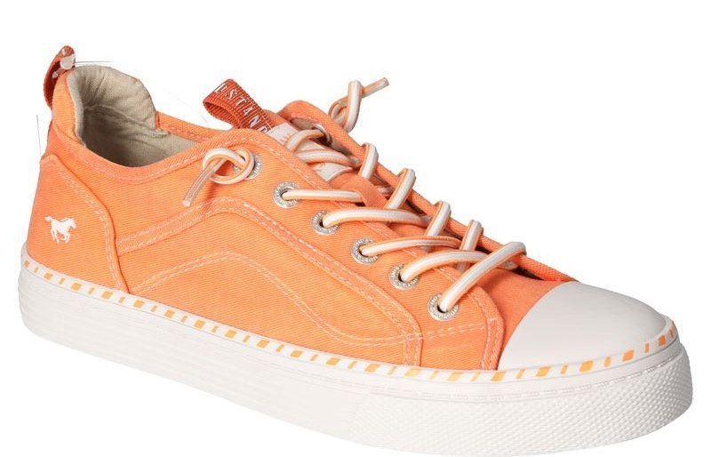 mustang shoes Slip-On Sneaker, Slipper, Schlupfschuh, Freizeitschuh mit farbiger Sohleneinfassung (orange)