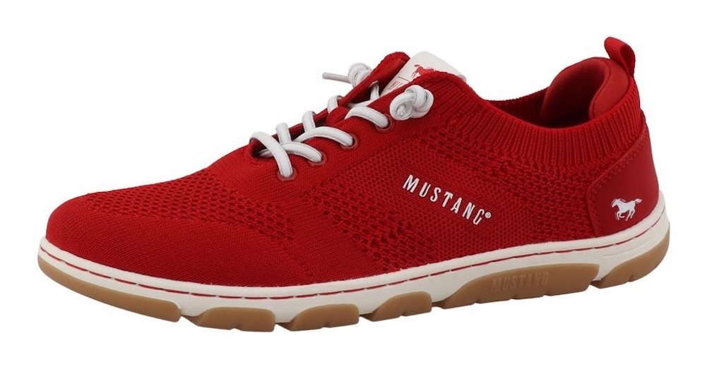 mustang shoes Sue Slip-On Sneaker Freizeitschuh, Halbschuh, Slipper mit Logoschriftzügen (rot)