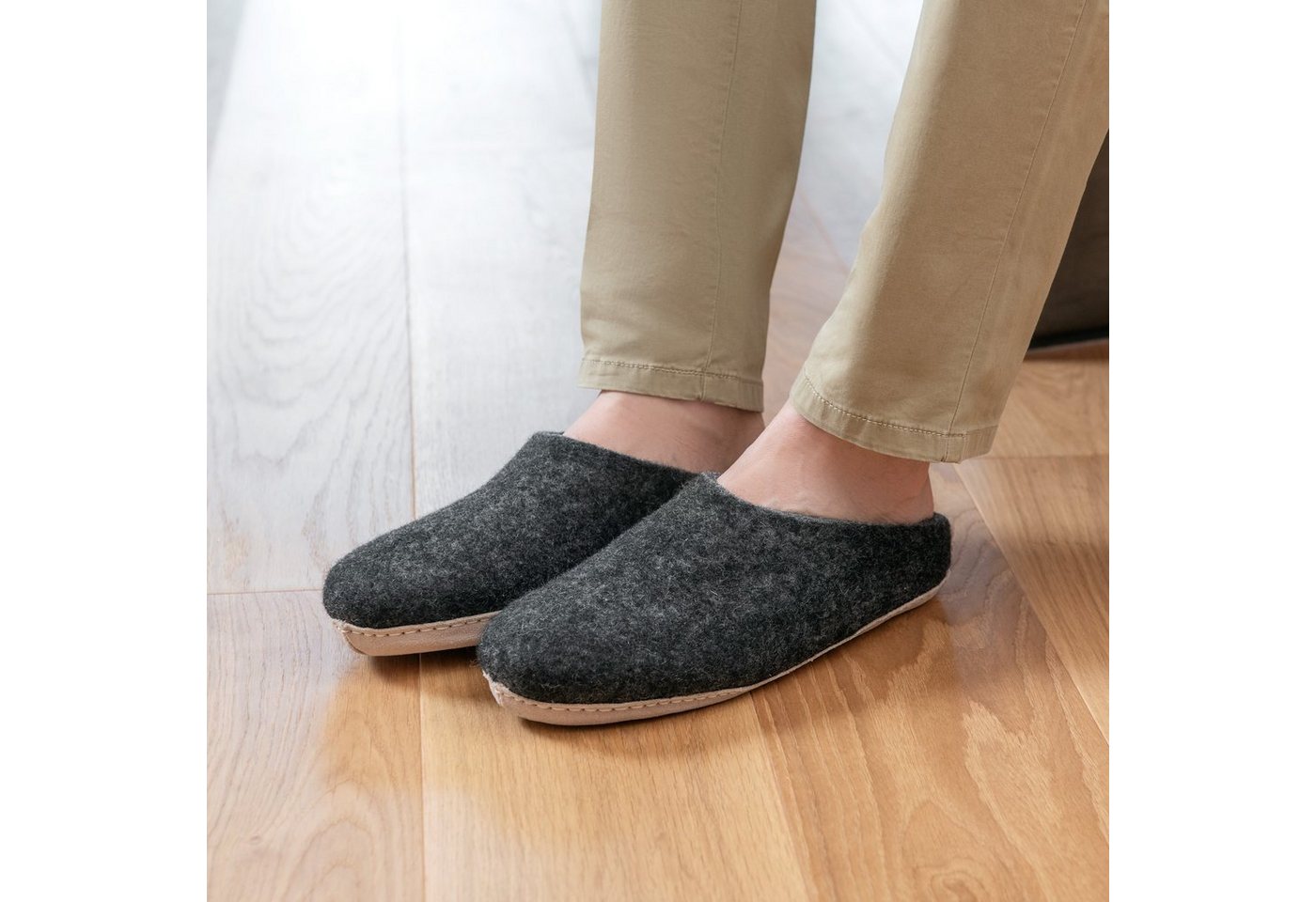 naturling Herren Filz Pantoffel Hausschuh (mit echter) Ledersohle (schwarz)