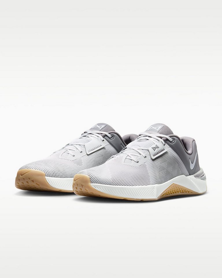 Nike Metcon 10 Trainingsschuh besonders stabil, flexibel und rutschfest für mehr Halt (PHOTON DUST/PHOTON DUST-PENCIL POINT)