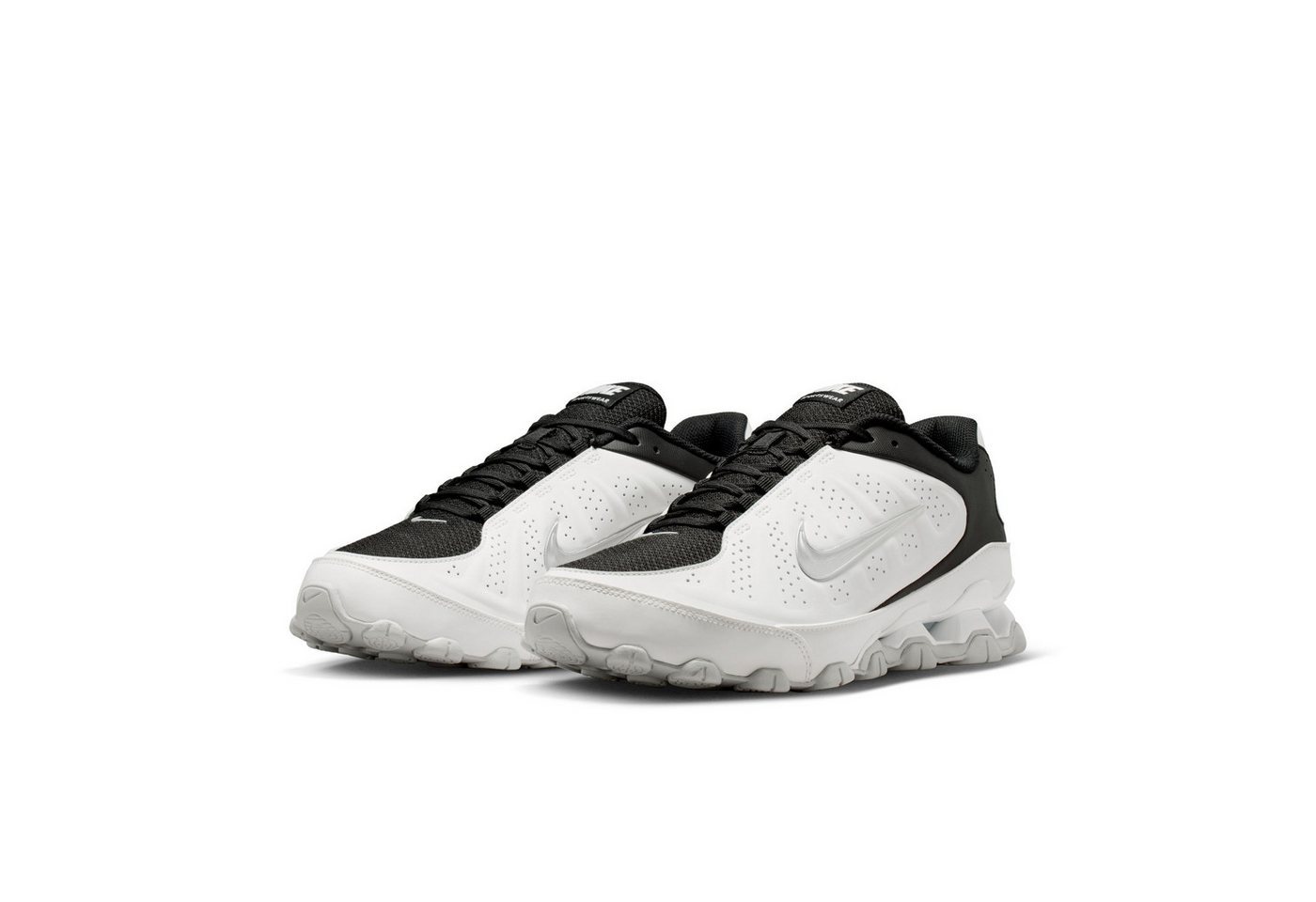 Nike Sportswear Reax 8 Sneaker inspiriert vom Design des Nike Shox (weiß/silber/schwarz)