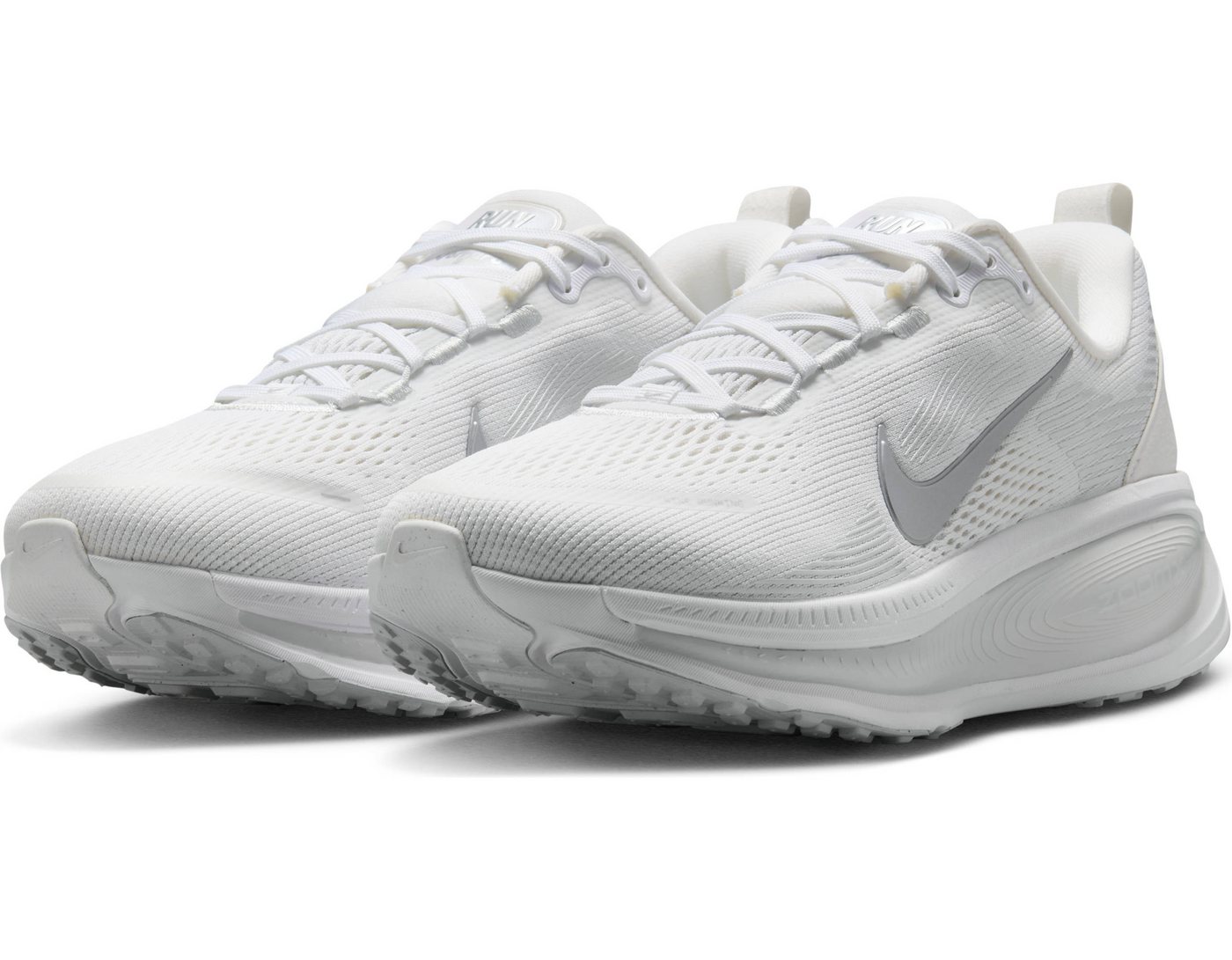 Nike Vomero 18 Laufschuh (weiß/silber)