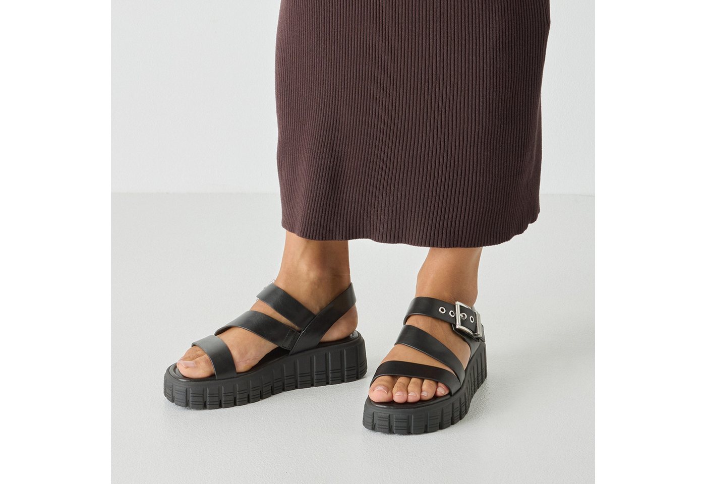 tamaris Plateausandale Sommerschuh, Plateausandalale in veganer Verarbeitung
