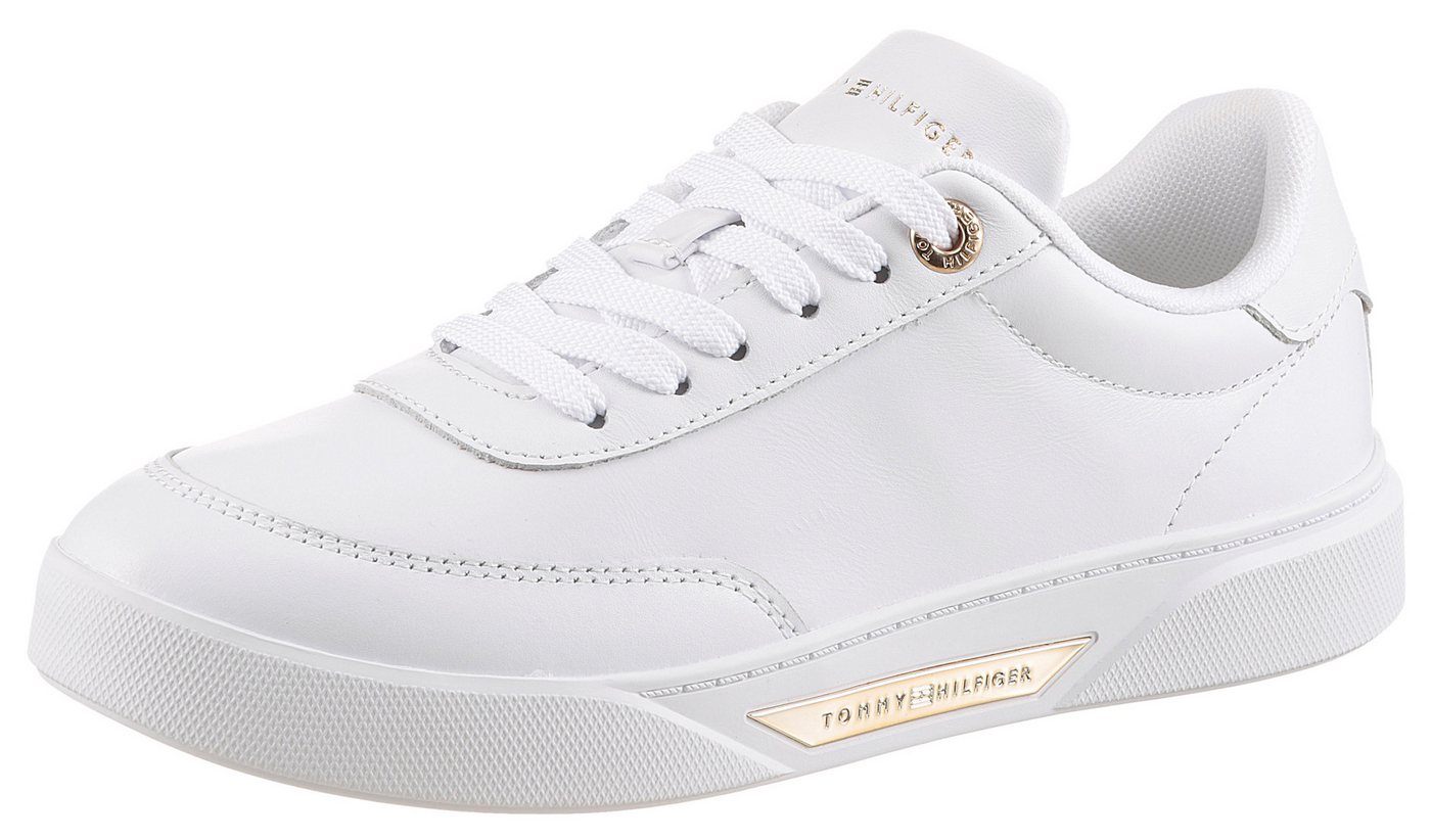 Tommy Hilfiger ESSENTIAL CHIC COURT SNEAKER Plateausneaker, Freizeitschuh, Halbschuh, Schnürer, goldfarbenen Details im Plateau (weiß)