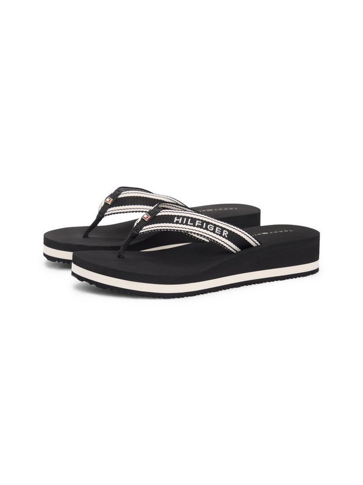 Tommy Hilfiger TH FLAG PRINT SUMMER SANDAL Zehentrenner Keilabsatz, Plateau, Sommerschuh, Dianette mit gestreifter Bandage (schwarz)
