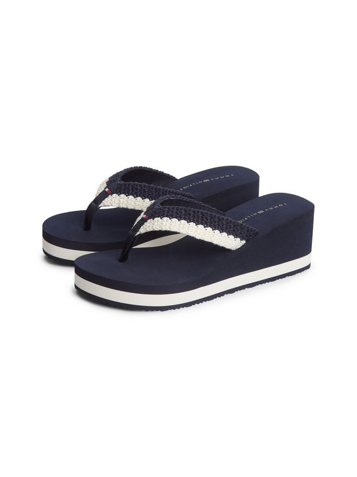 Tommy Hilfiger TH WEDGE CROCHET SUMMER SANDAL Dianette Sommerschuh, Zehentrenner in sommerlicher Häkeloptik (blau)