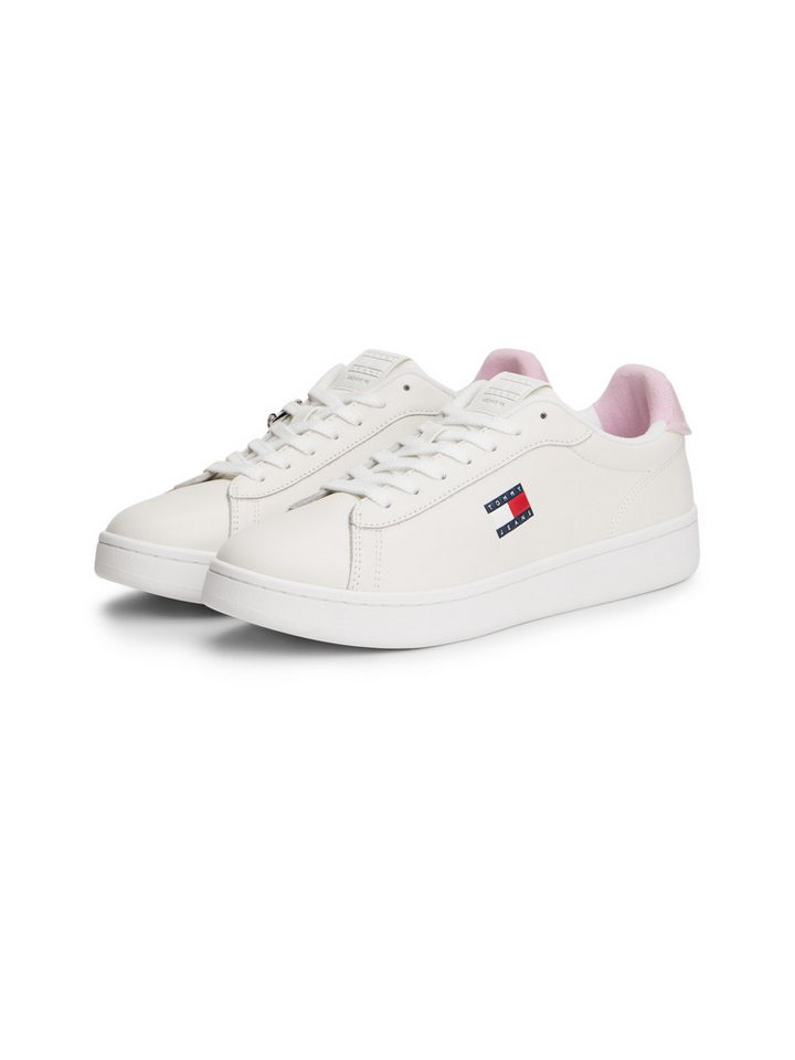 Tommy Jeans ARCHIVE '98 VALENTINES Plateausneaker Freizeitschuh, Halbschuh, Schnürschuh mit Herzchen-Anhänger