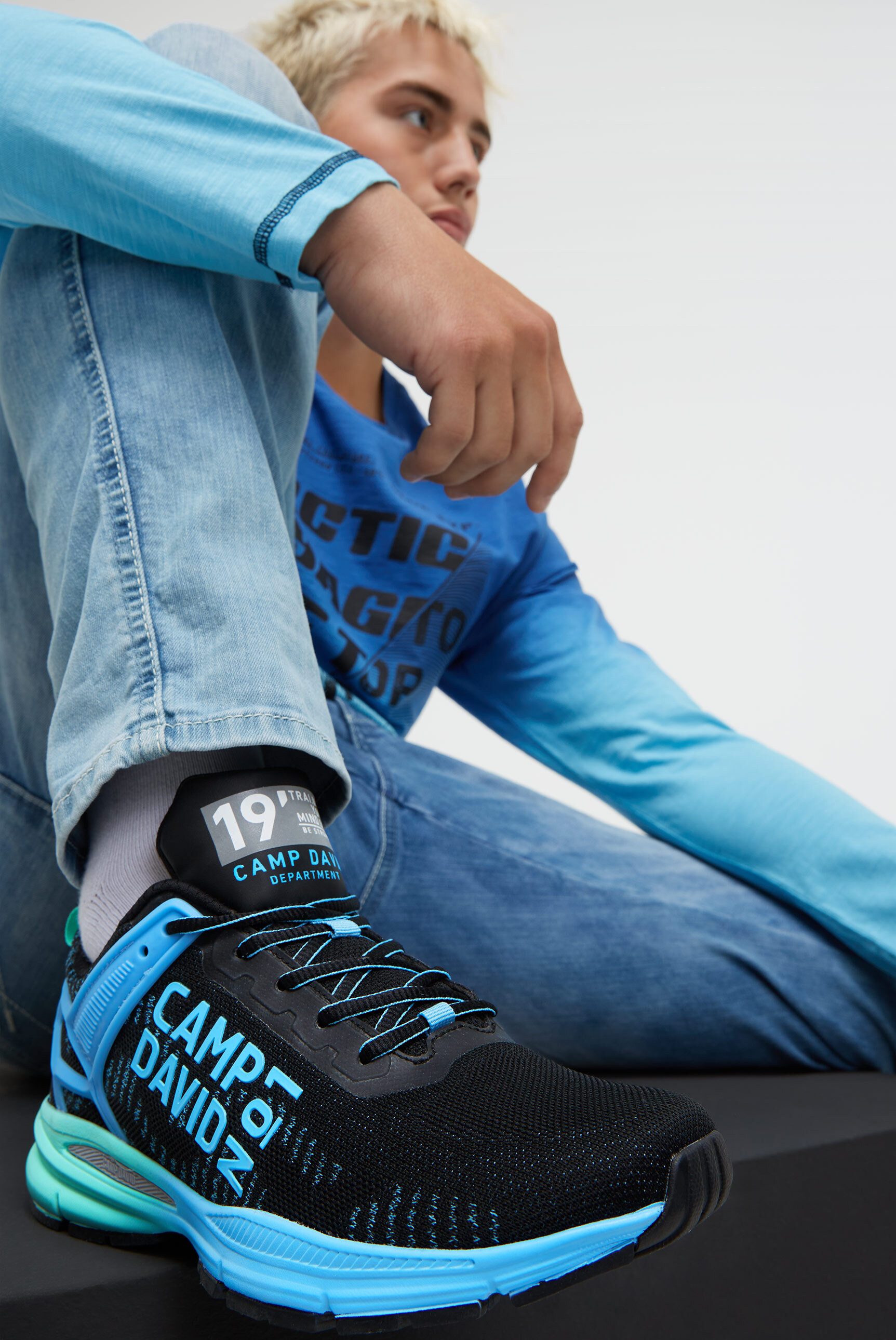 CAMP DAVID Sneaker mit Wechselfußbett (blau)