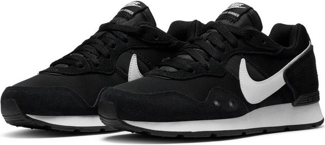 Nike Sportswear »Wmns Venture Runner« Sneaker (schwarz-weiß)