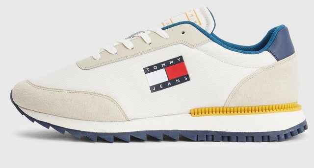 Tommy Jeans »TOMMY JEANS RETRO EVOLVE« Sneaker mit profilierte Laufsohle (offwhite)