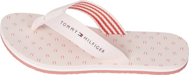 Tommy Hilfiger »TH FLAGS FLAT BEACH SANDAL« Zehentrenner mit Flaggen auf der Decksohle (hellrosa-rot)