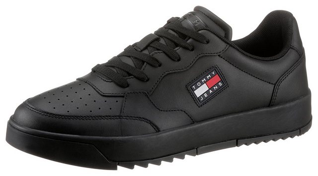 Tommy Jeans »BASKET BLACK LEATHER TOMMY JEANS« Sneaker mit leichter Perforierung (schwarz)